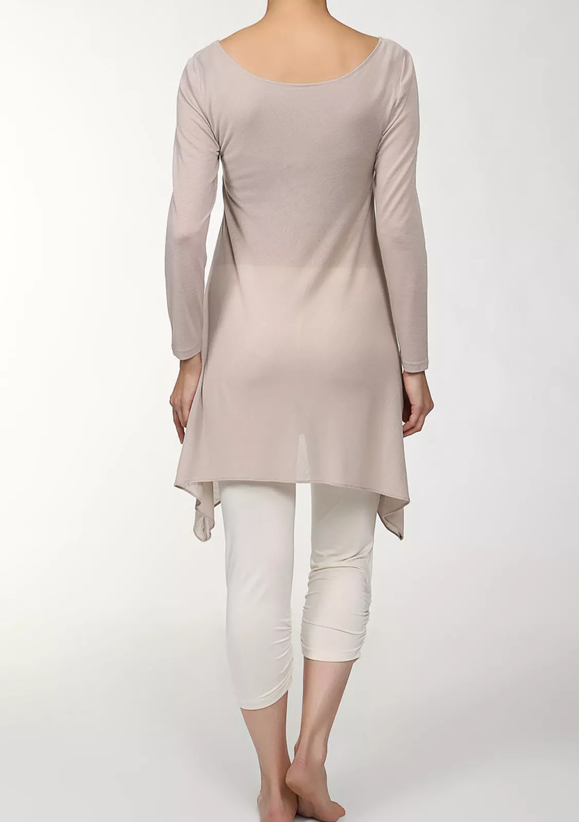 Комплект из свободного топа и легинсов