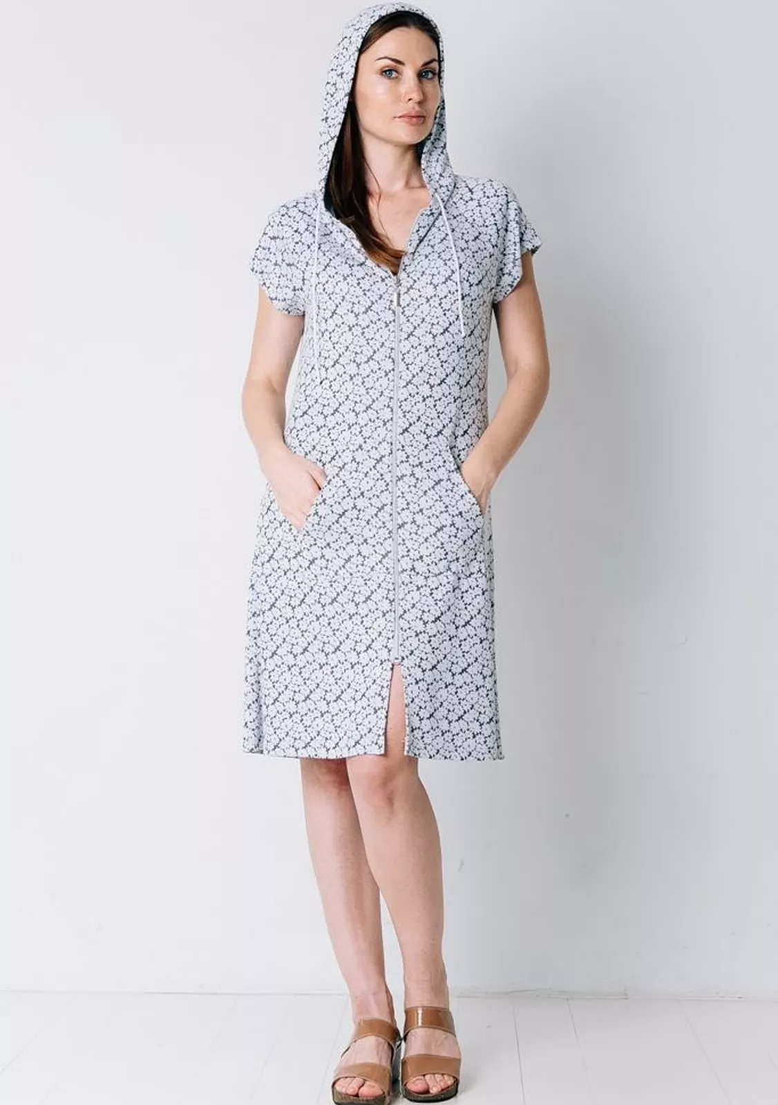 Халат женский на молнии с капюшоном