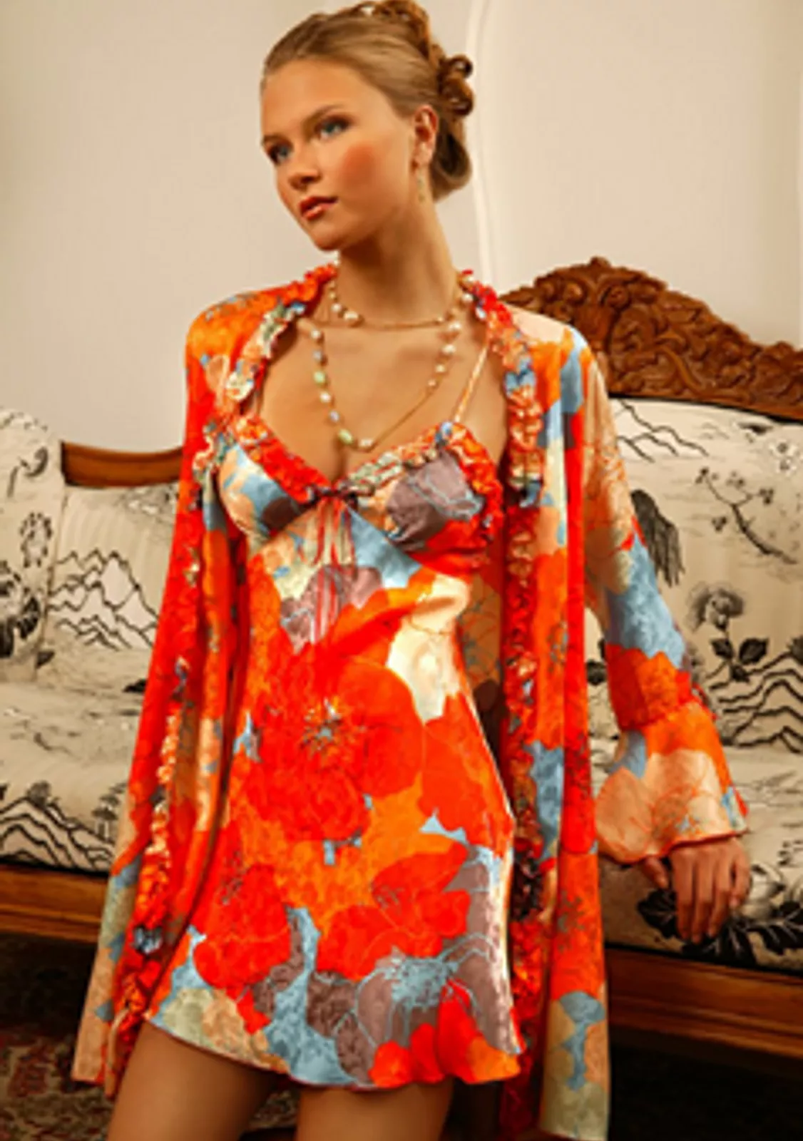 Комплект из халатика и ночной сорочки