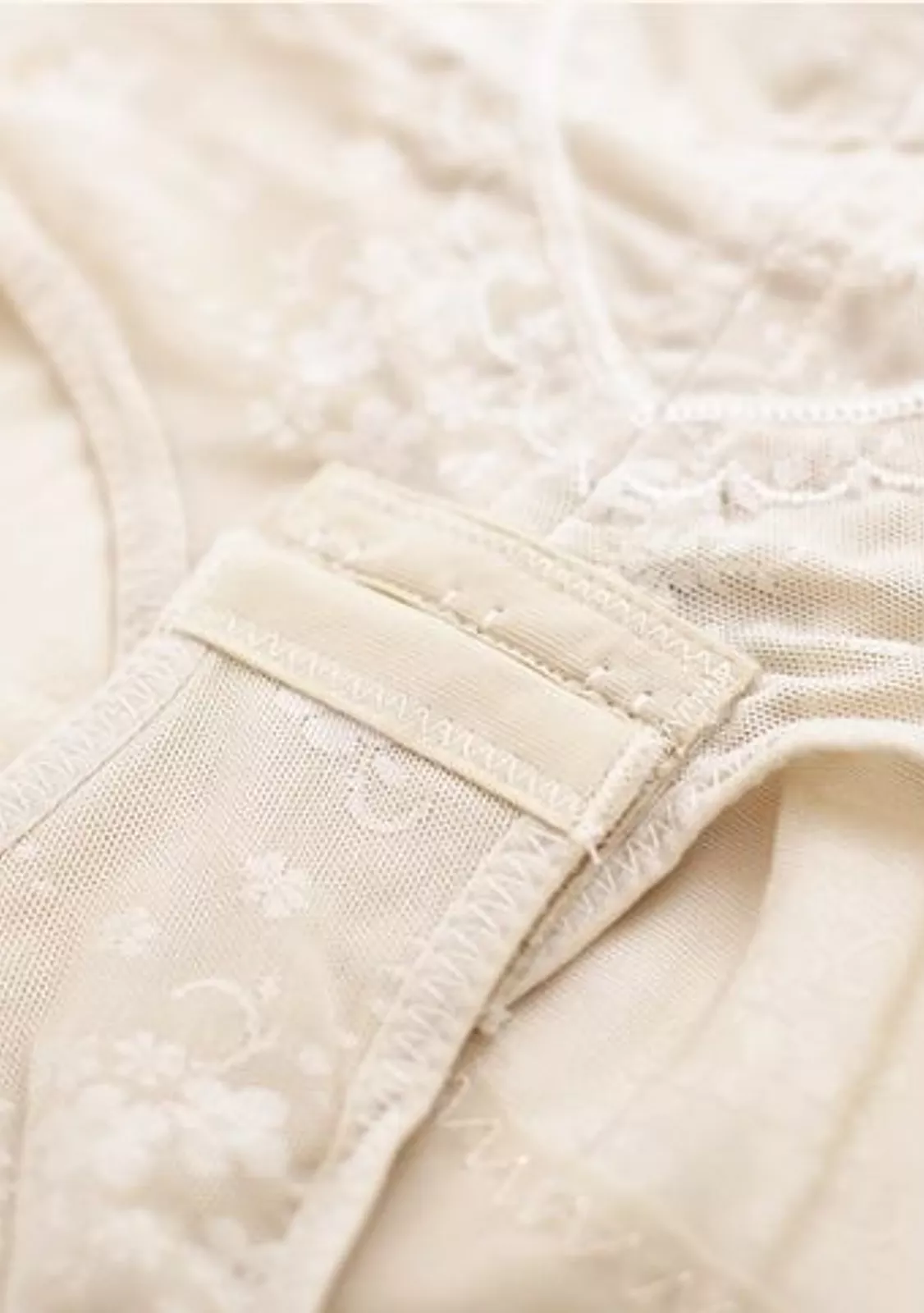 Грация сильной степени коррекции на крючках и молнии 1308