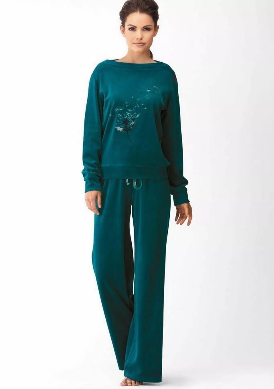 Комплект для дома и отдыха из велюра