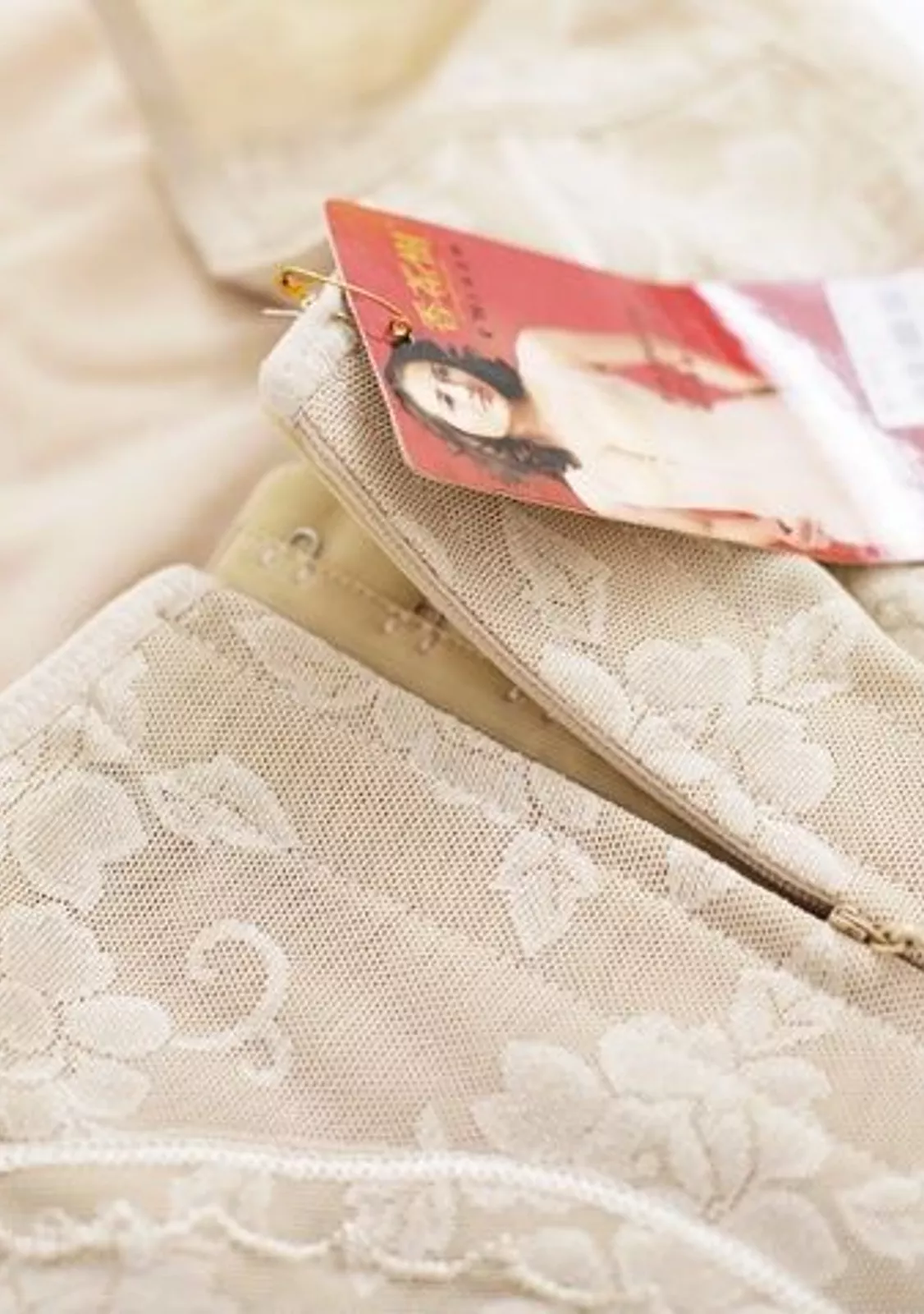 Корсет телесного цвета с сильным эффектом коррекции