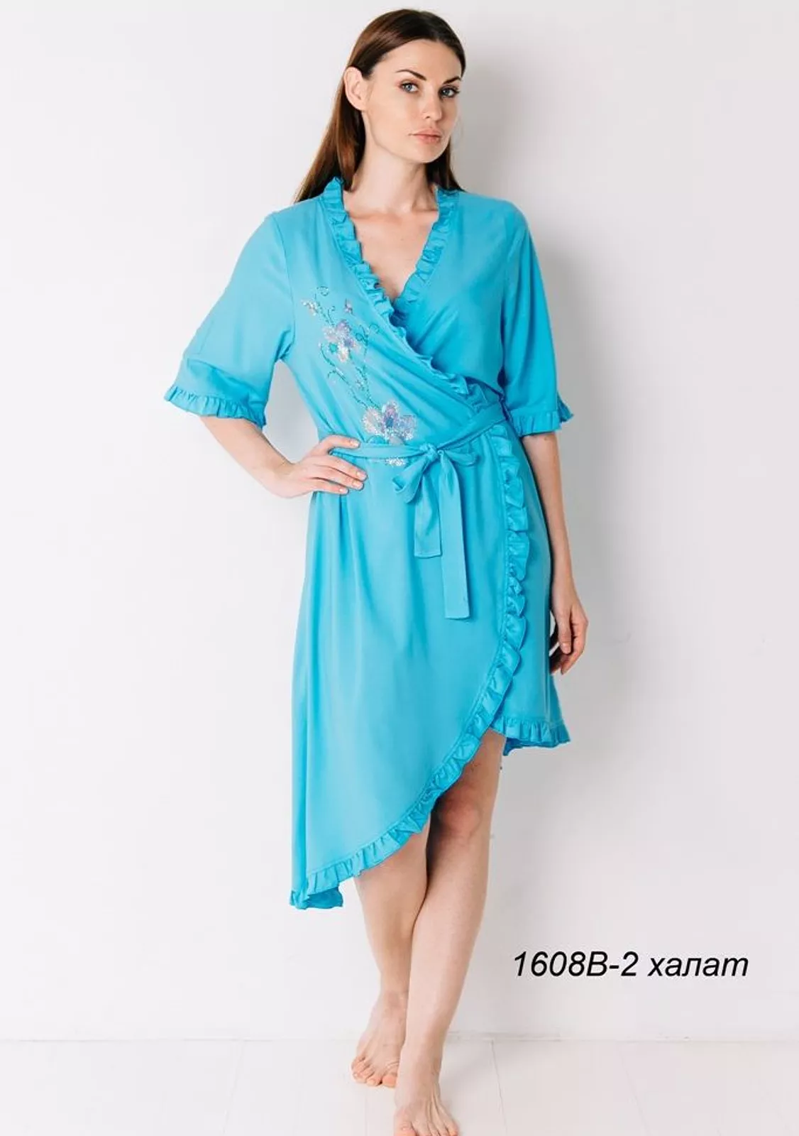 Домашний халатик голубого цвета.
