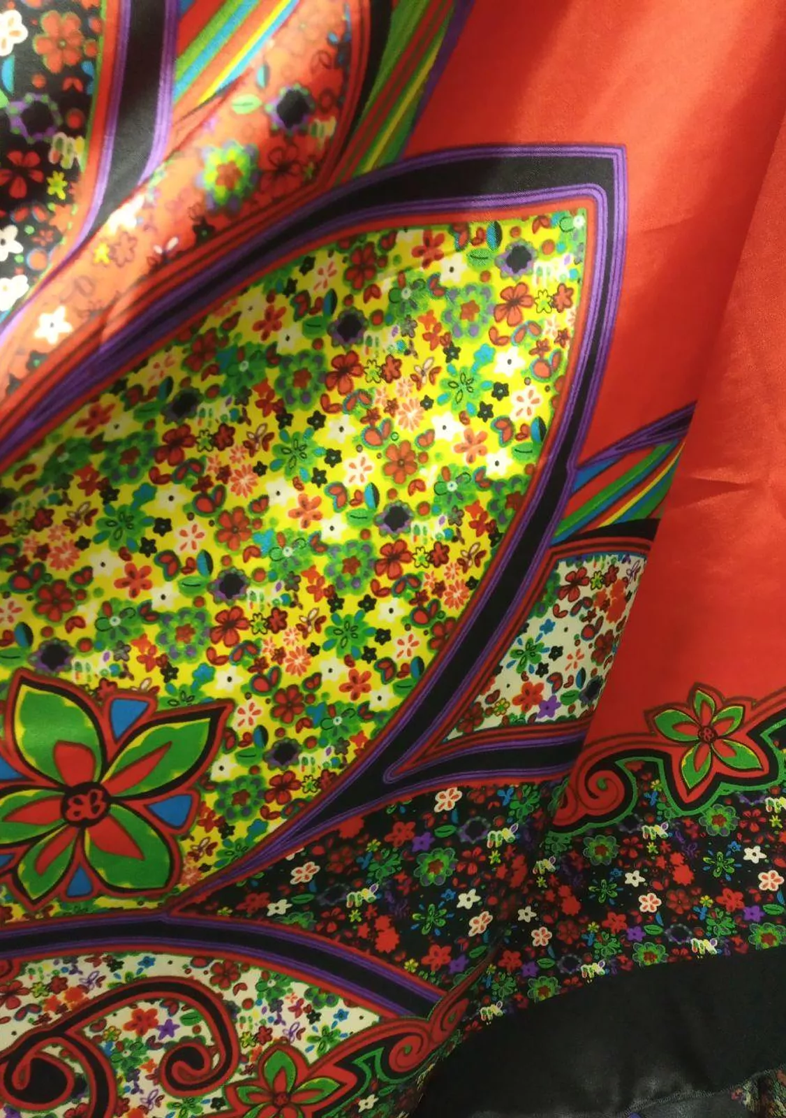 Воздушное парео-накидка