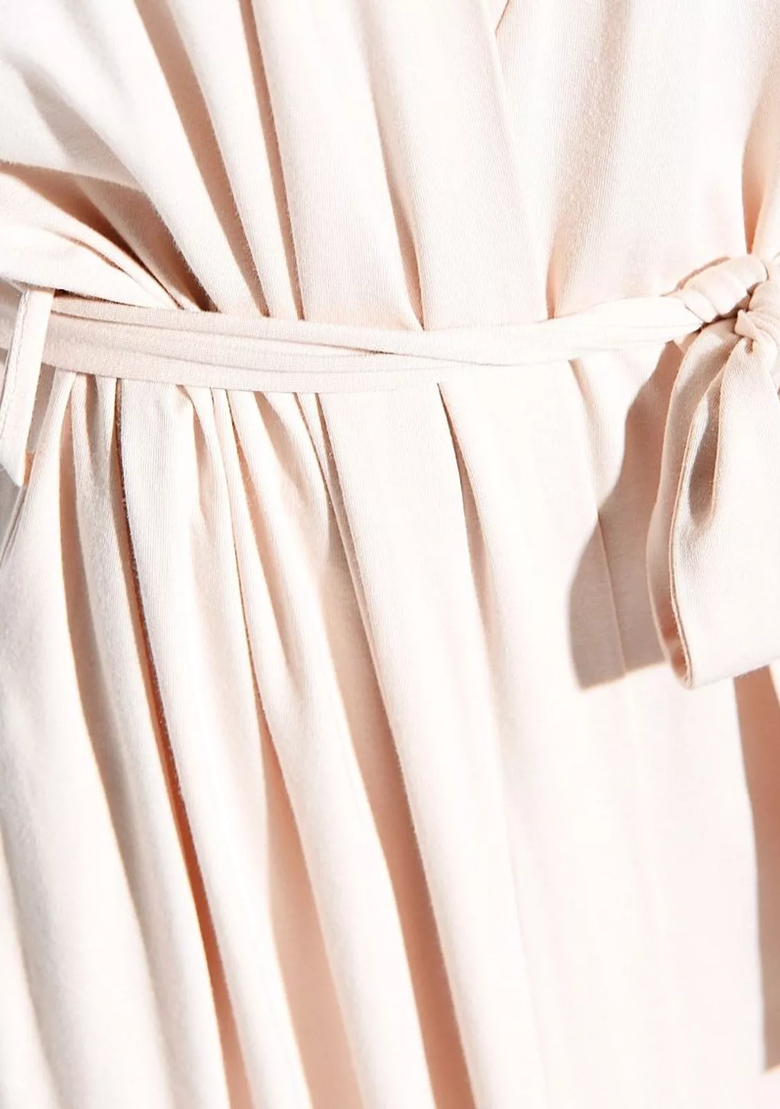 Изысканное кимоно из вискозы.