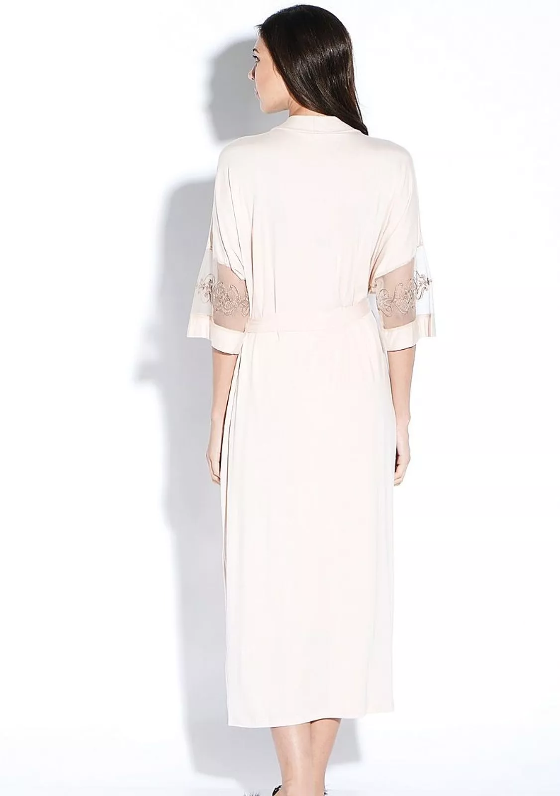 Изысканное кимоно из вискозы.