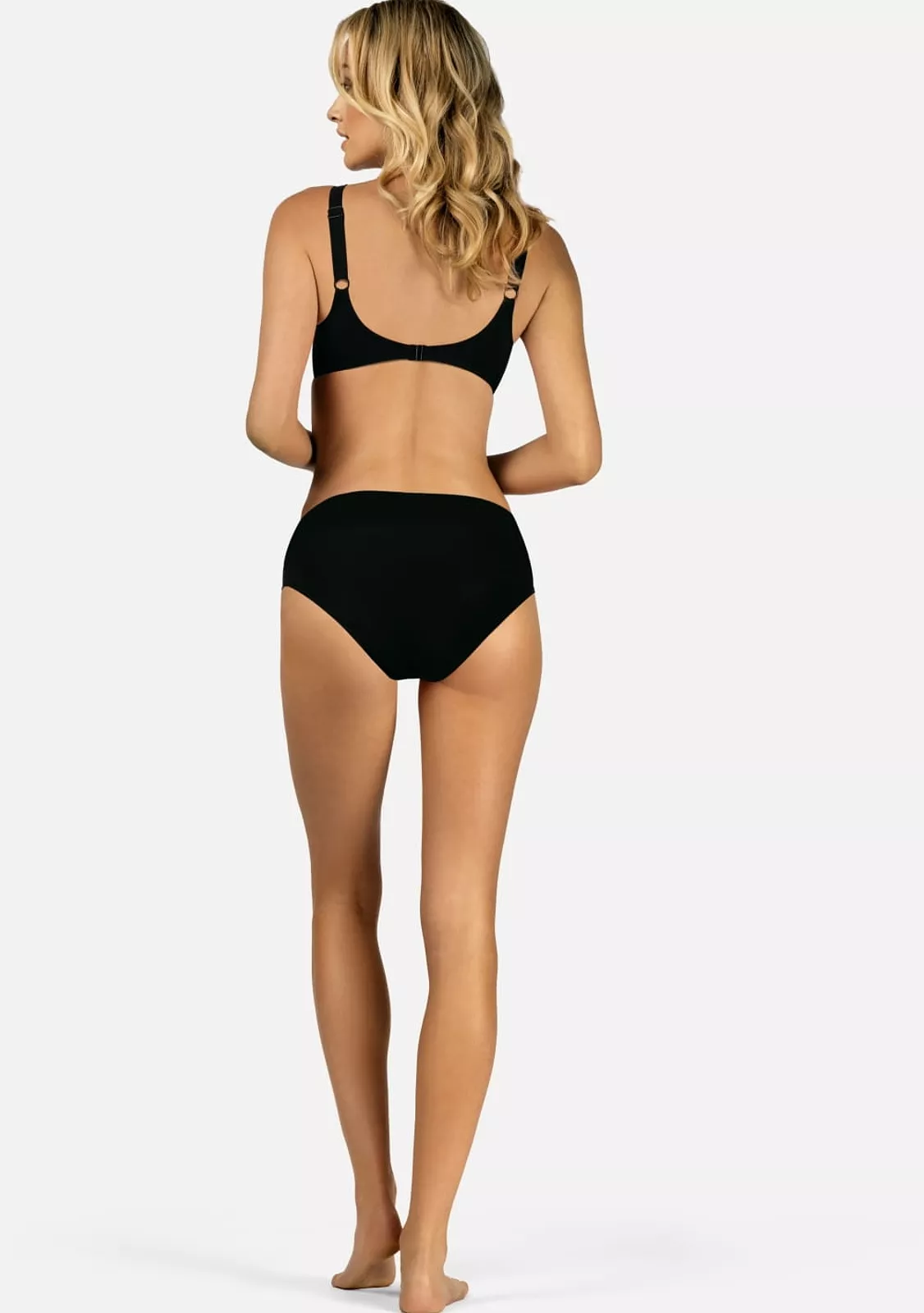 Чёрные плавки с завышенной талией