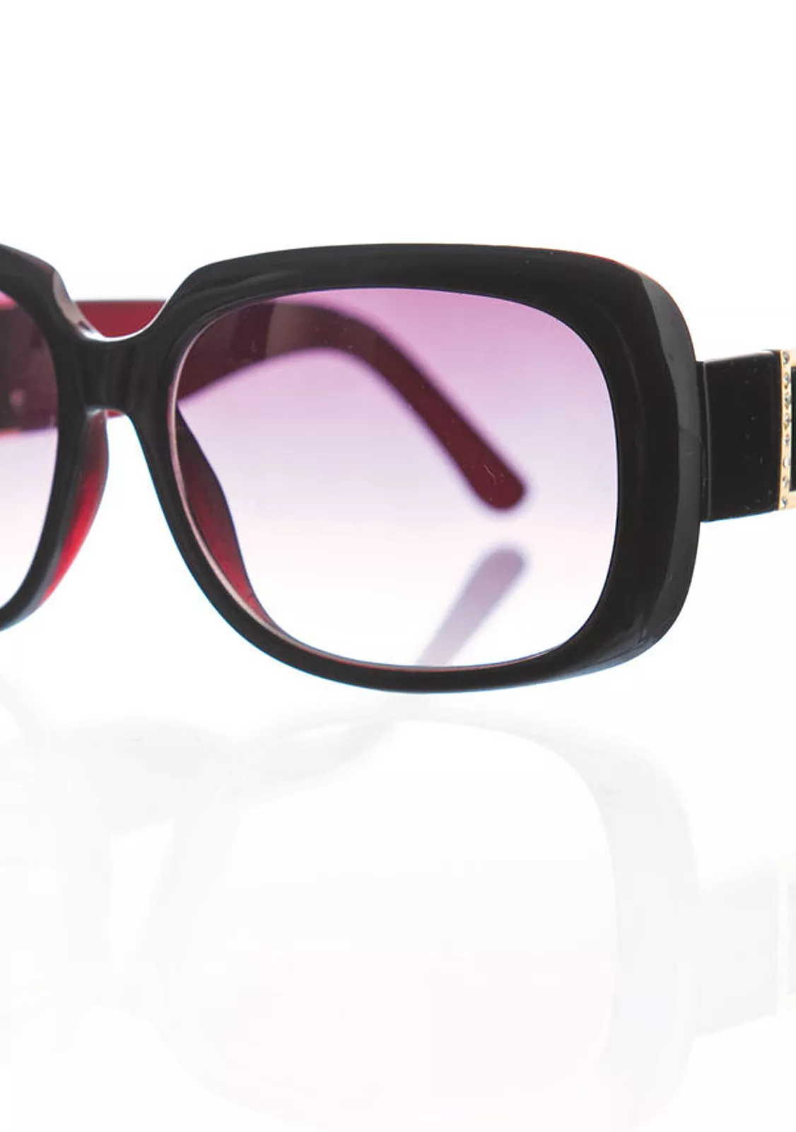 Стильные солнцезащитные очки