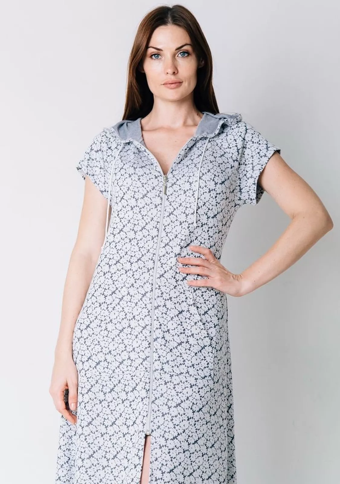 Халат женский на молнии с капюшоном