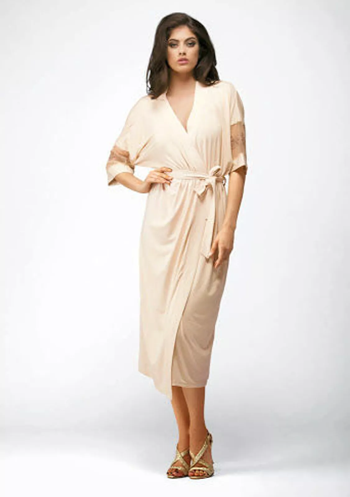 Изысканное кимоно из вискозы.