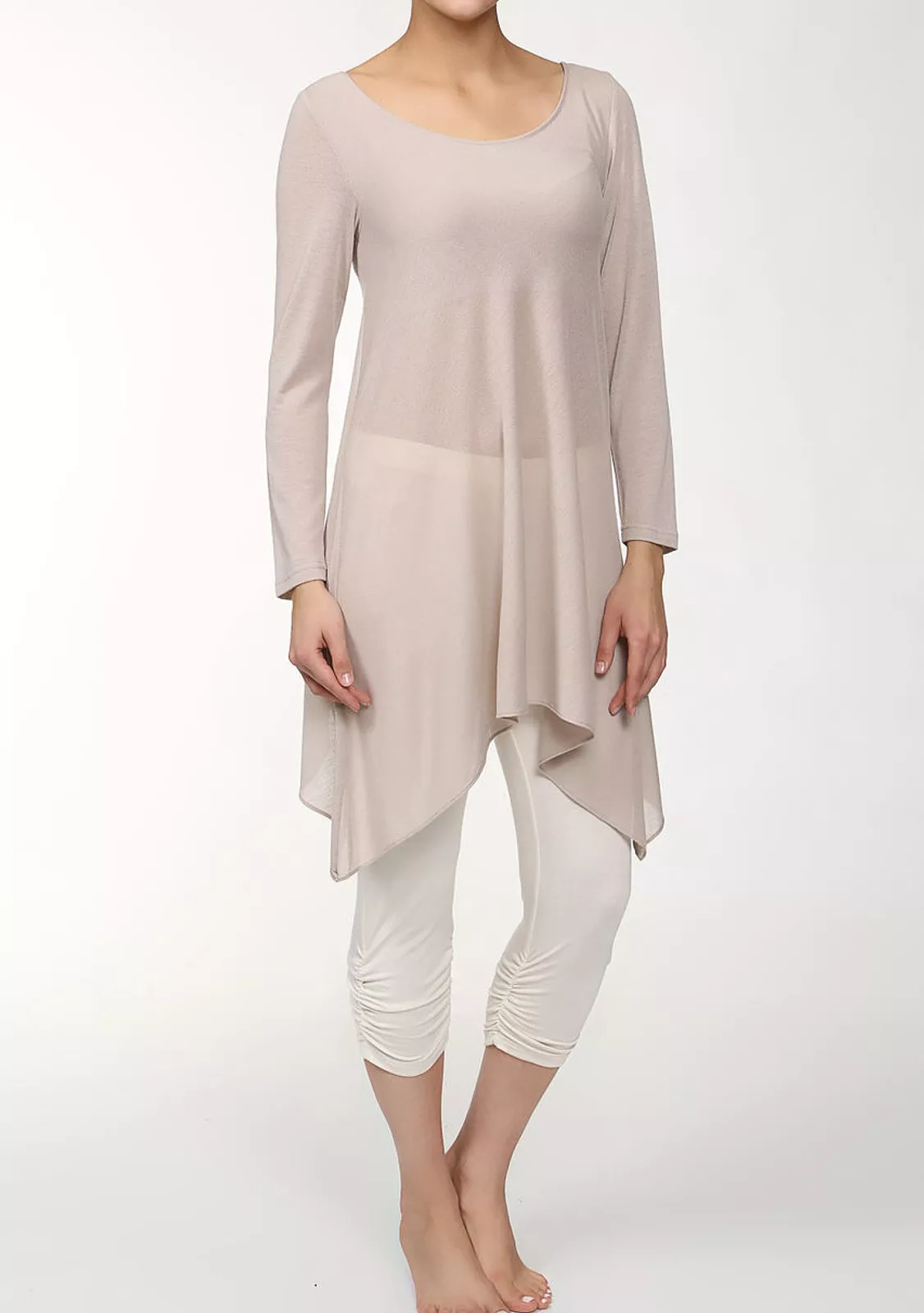 Комплект из свободного топа и легинсов