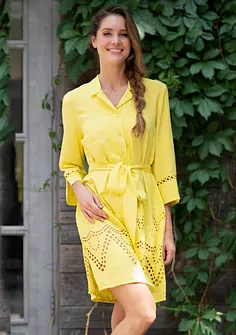 Пляжный халат с ажурной вышивкой