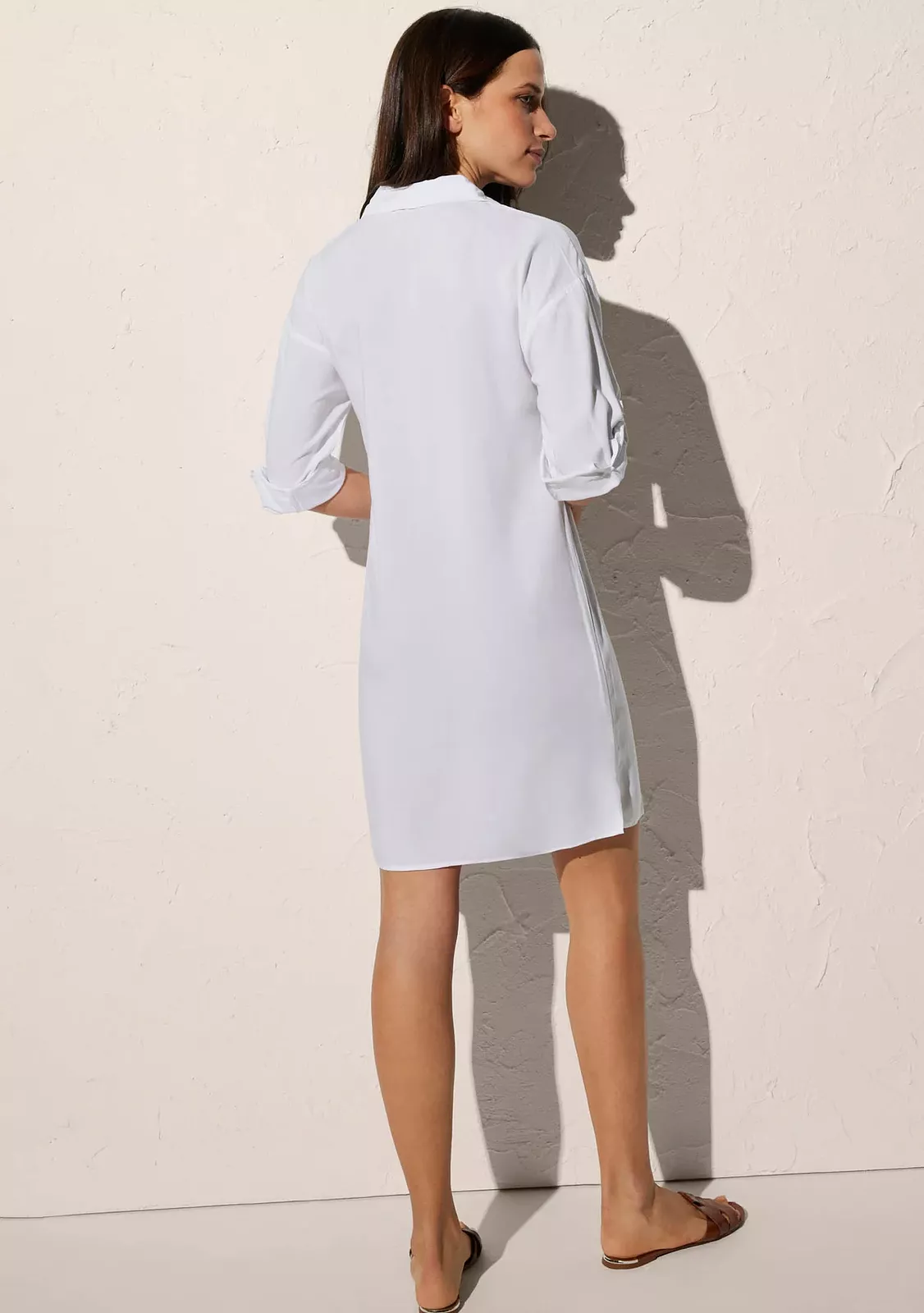 Платье-рубашка белого цвета Ysabel Mora 86025