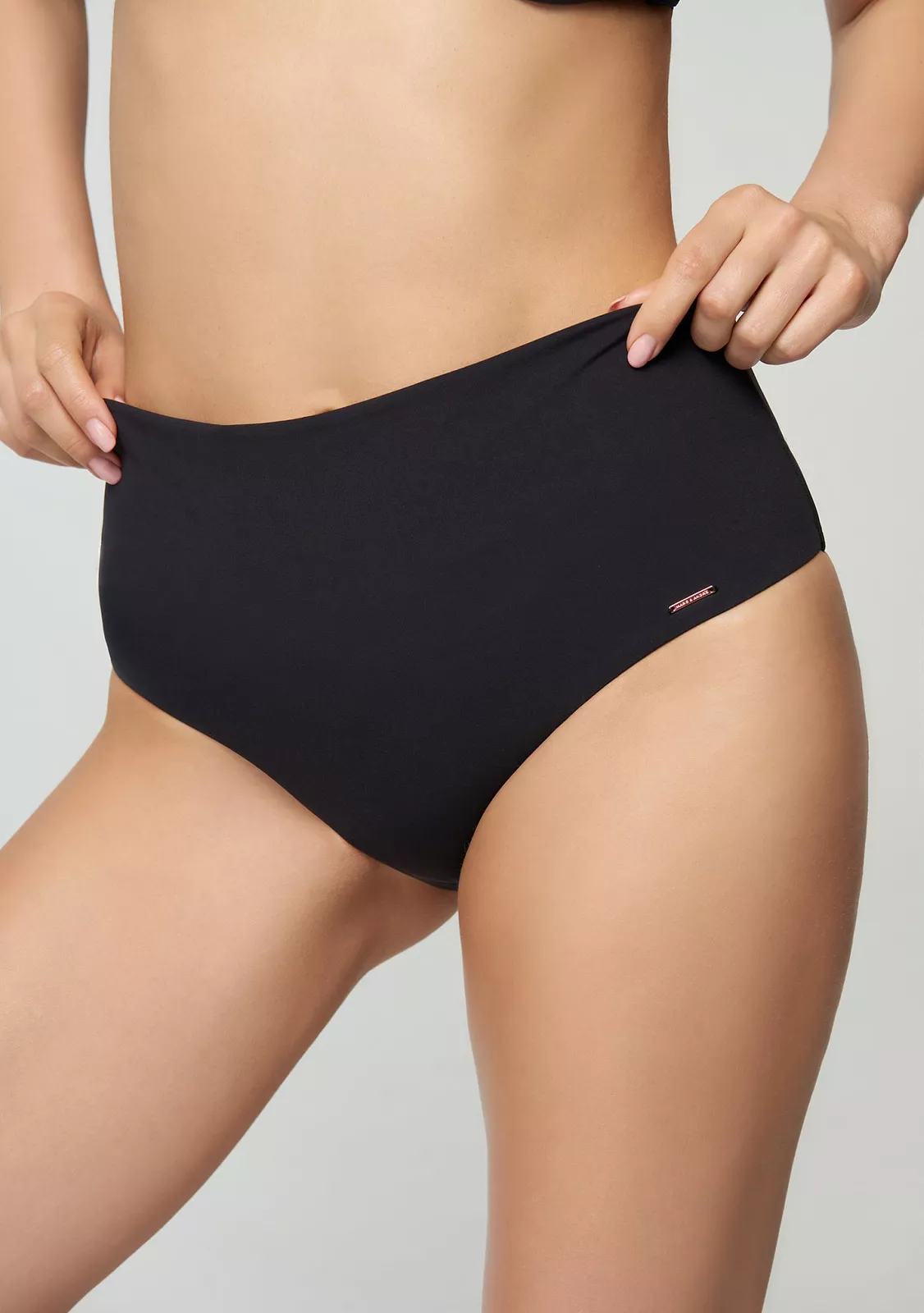 Слитный купальник для полных дам.