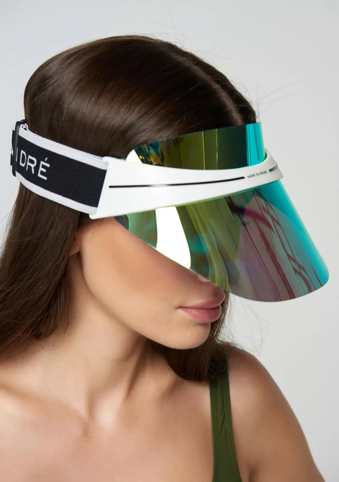  Солнцезащитный козырек от бренда Marc & Andre