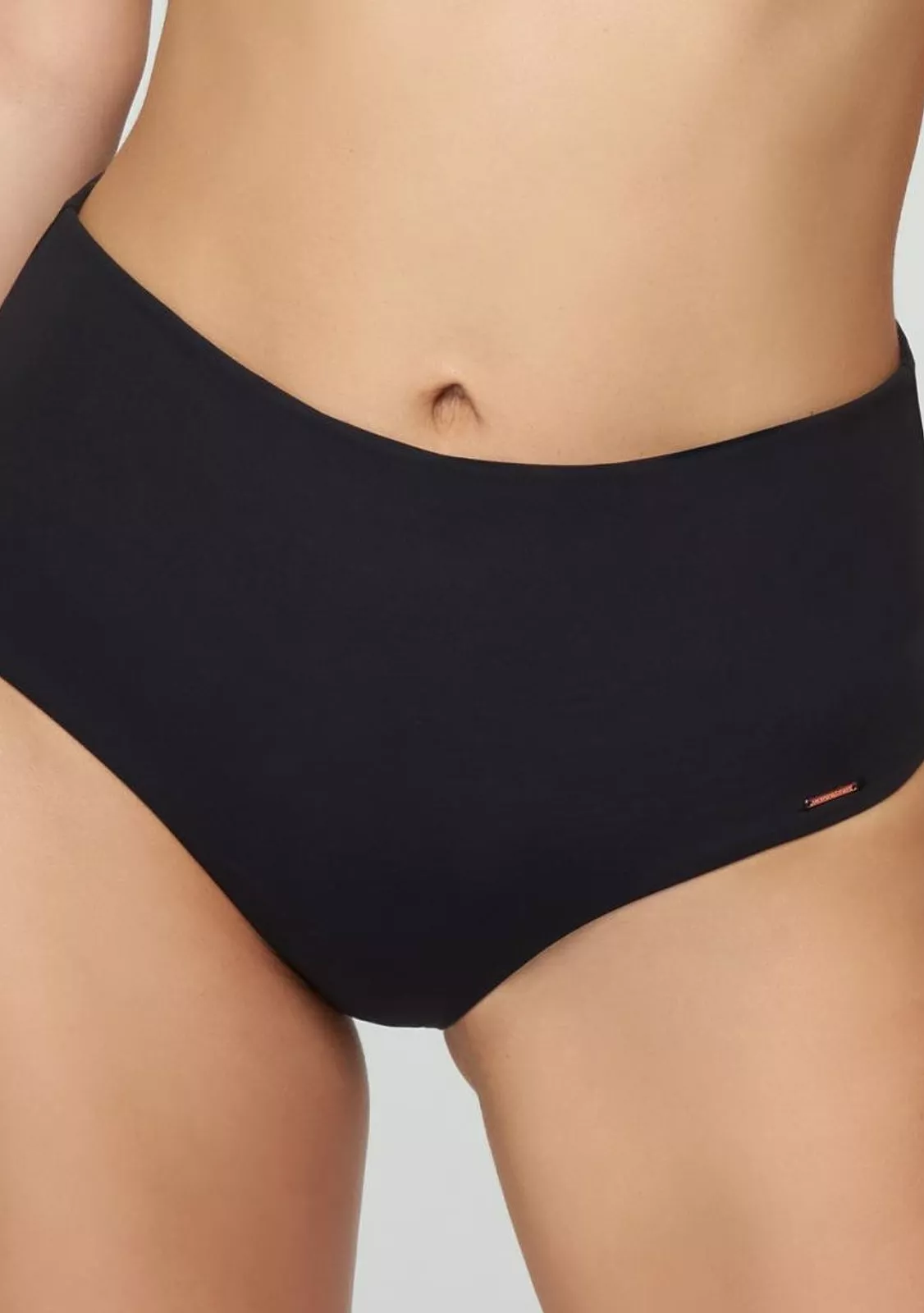 Слитный купальник для полных дам.