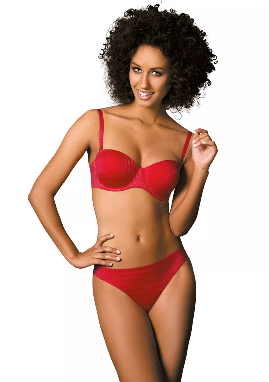 Бесшовноё бельё алого цвета