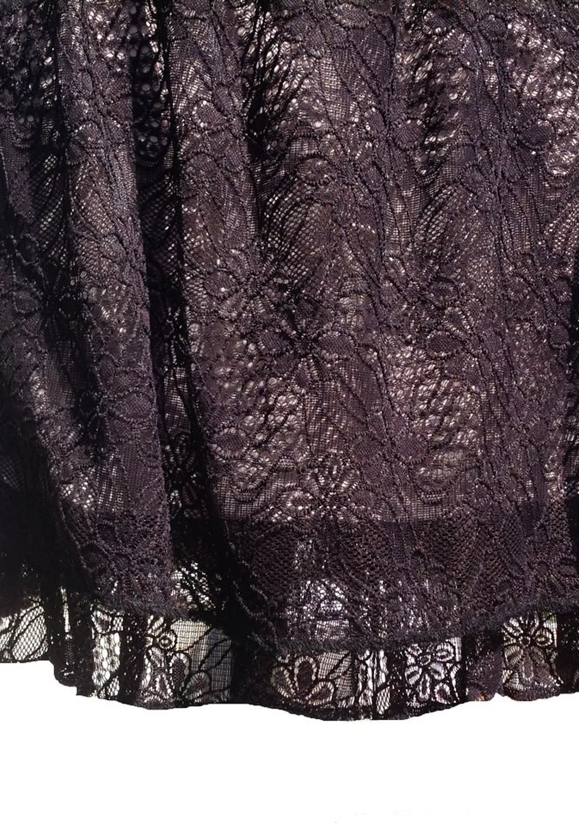 Черное платье в винтажном стиле